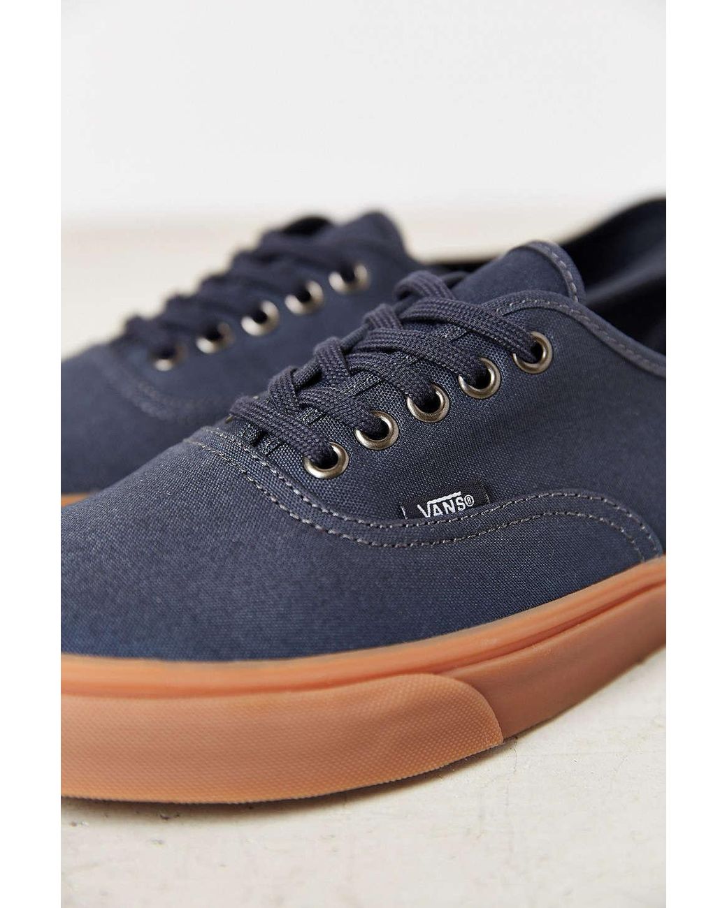 Vans gum top sole navy blue